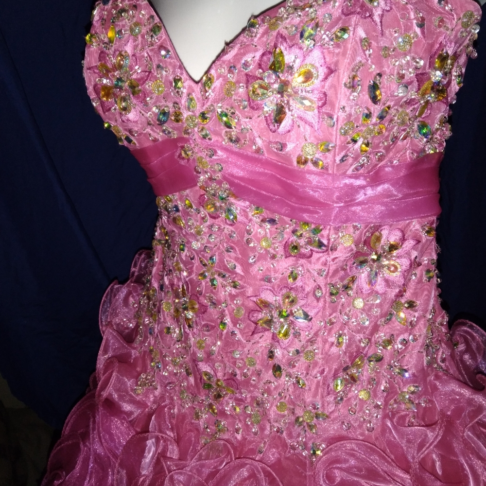 Pink formal dress flower look